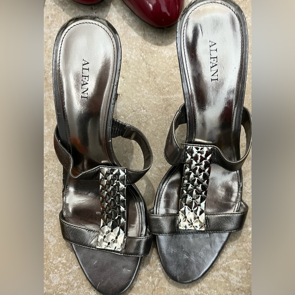 Alfani size 8 grey/silver